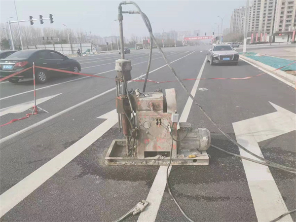 登封公路路面下沉沉降开裂注浆加固施工